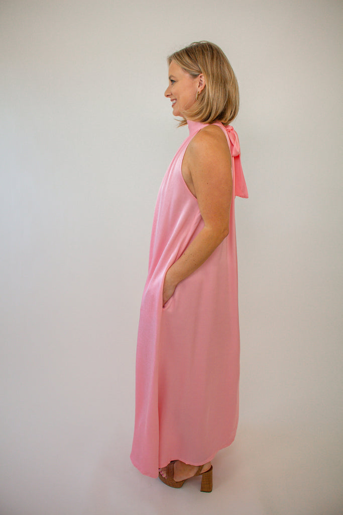 pink-halter-neck-flowy-maxi-dress