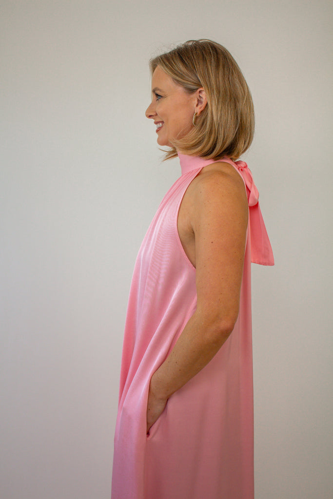 pink-halter-neck-flowy-maxi-dress