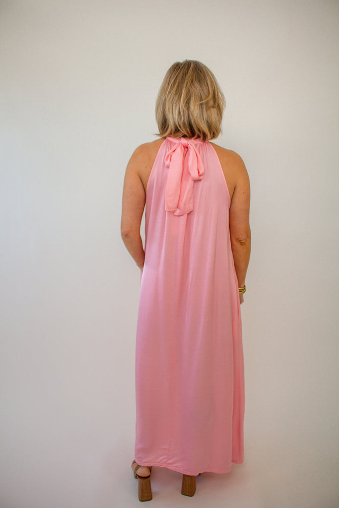 pink-halter-neck-flowy-maxi-dress