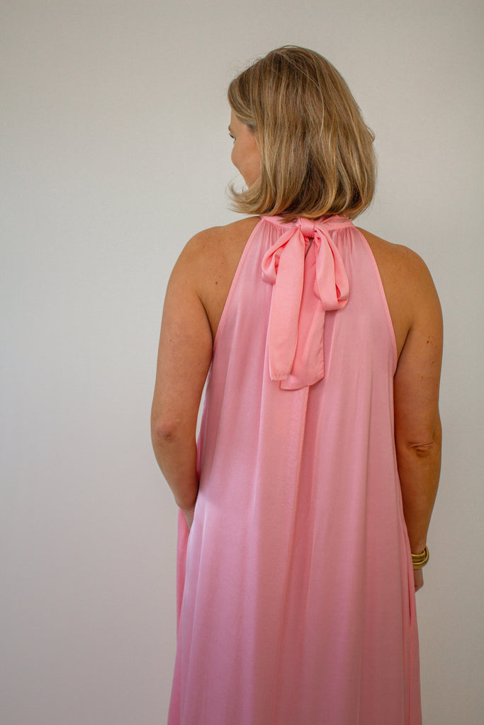 pink-halter-neck-flowy-maxi-dress